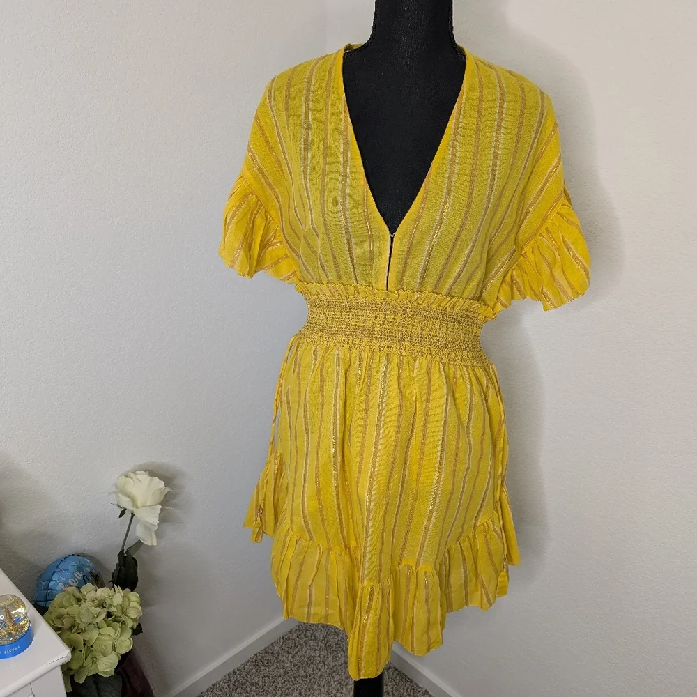 💘 Saylor Adrianne Ruffle-Sleeve Yellow Metallic Mini Dress - Picture 2 of 5
